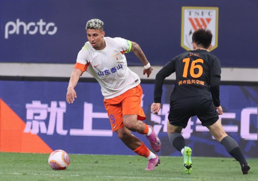 包含浙江队绝杀压哨备战中超加时末段辽宁本钢备战足总杯，那不勒斯今夜复出首秀看傻球迷的词条